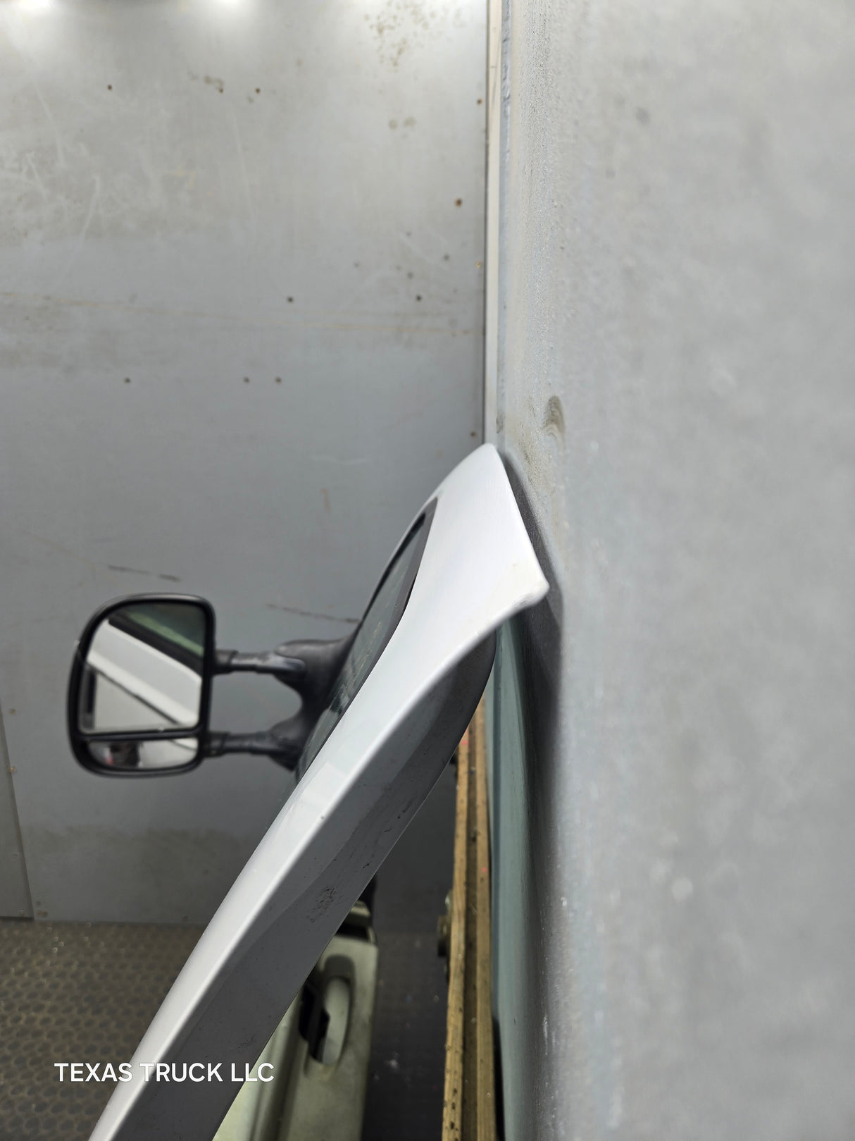 1999-2011 Ford Super Duty LH Driver Side Front Door F250 F350 F450 F550