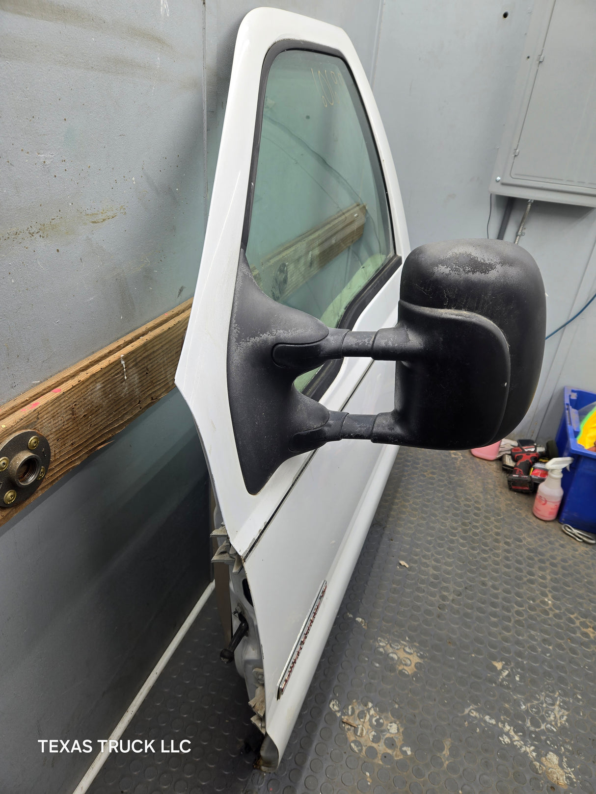 1999-2011 Ford Super Duty LH Driver Side Front Door F250 F350 F450 F550