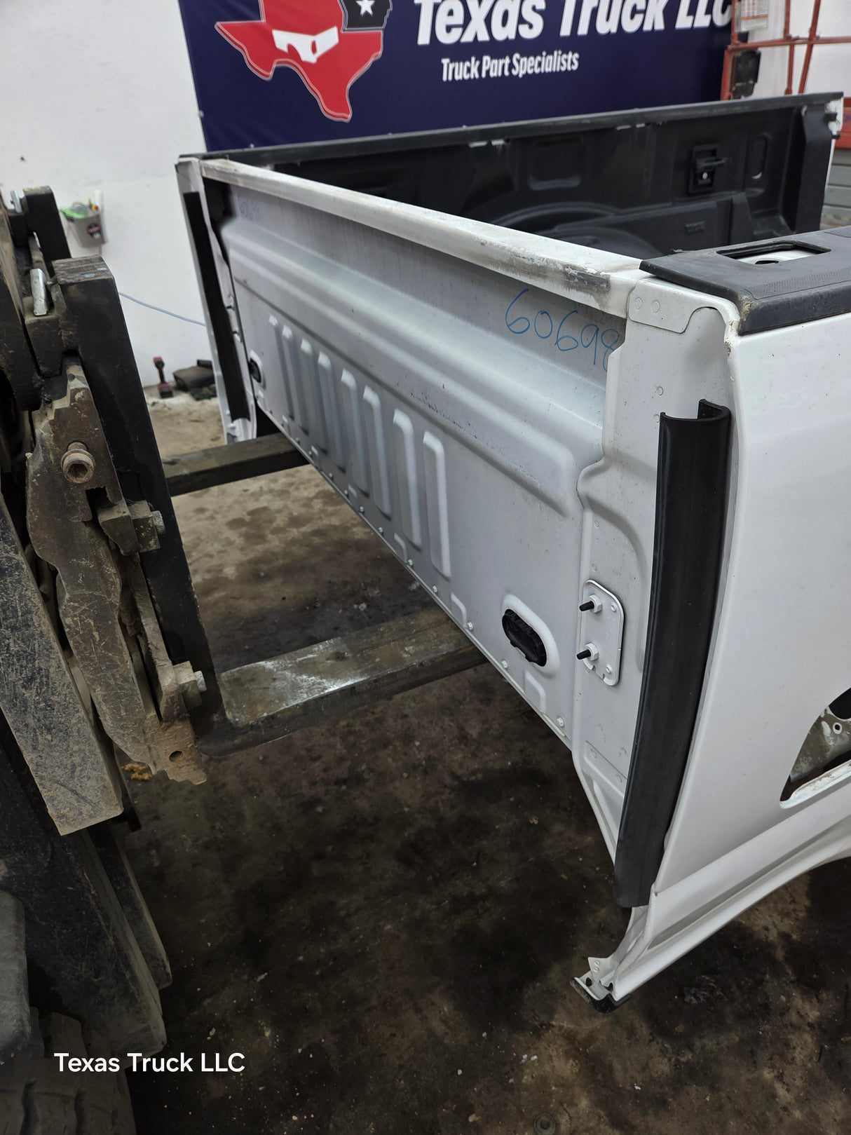 2017-2022 Ford F250 F350 Super Duty 6' 9" Short Truck Bed