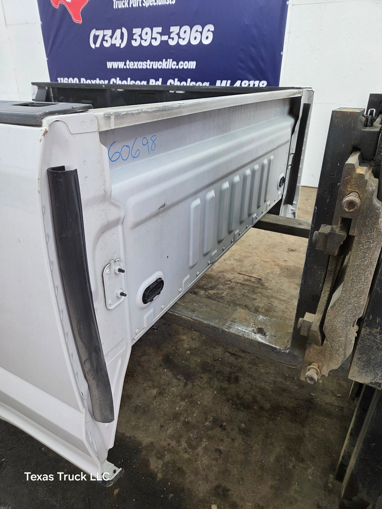 2017-2022 Ford F250 F350 Super Duty 6' 9" Short Truck Bed