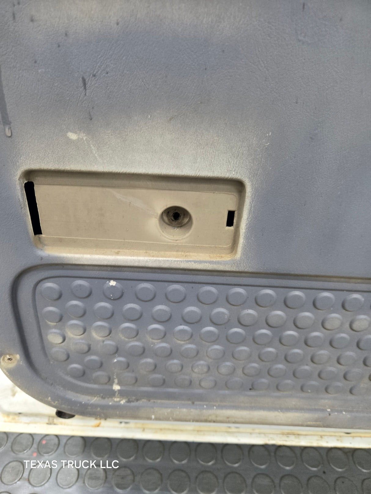 1999-2011 Ford Super Duty LH Driver Side Front Door F250 F350 F450 F550