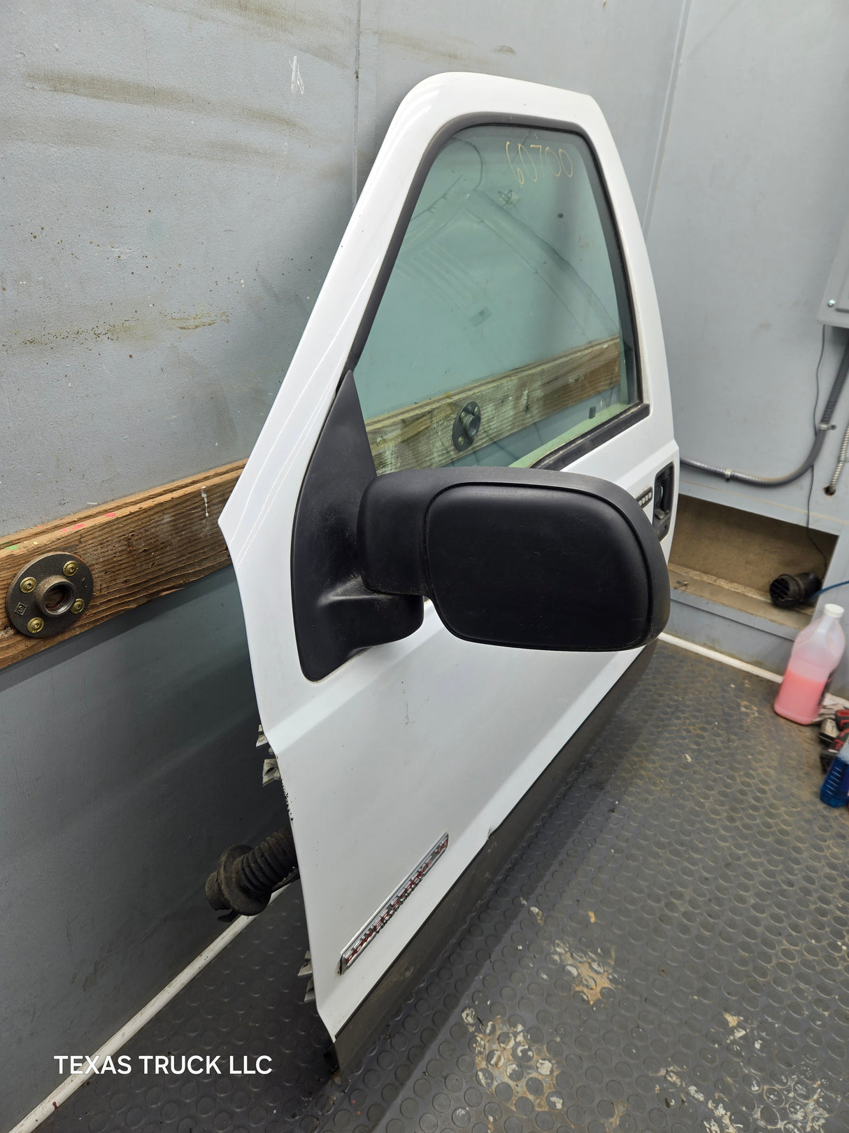 1999-2011 Ford Super Duty LH Driver Side Front Door F250 F350 F450 F550