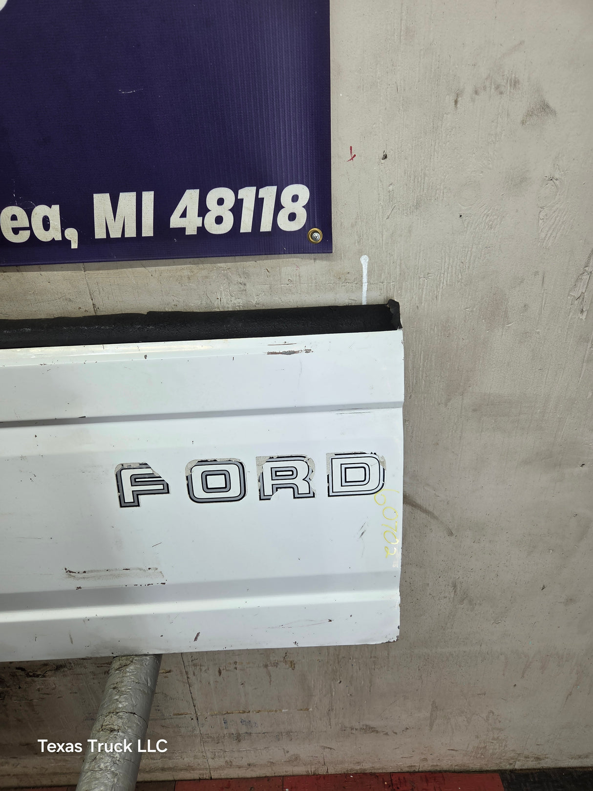 1980-1986 Bullnose / Bricknose / OBS Ford F100 F150 F250 F350 Tailgate