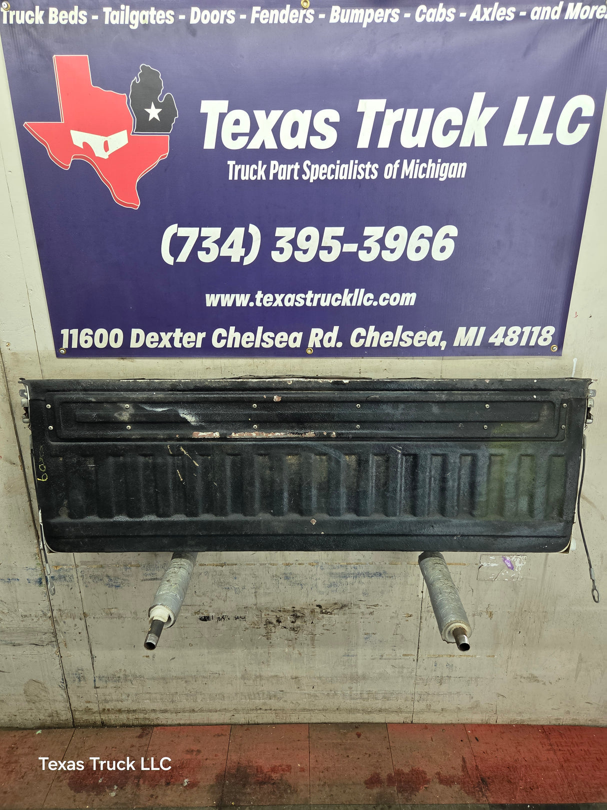 1980-1986 Bullnose / Bricknose / OBS Ford F100 F150 F250 F350 Tailgate
