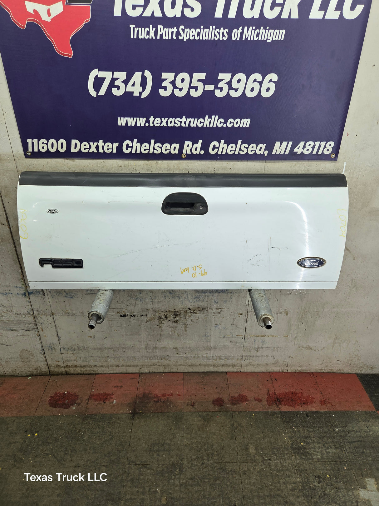 1997-2003 F150 / 1999-2007 Ford F250 F350 F450 F550 Super Duty Tailgate