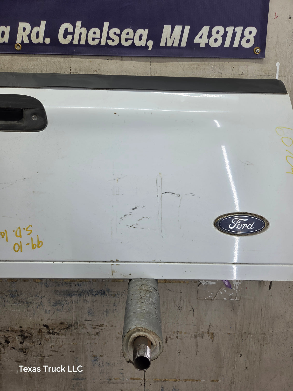 1997-2003 F150 / 1999-2007 Ford F250 F350 F450 F550 Super Duty Tailgate