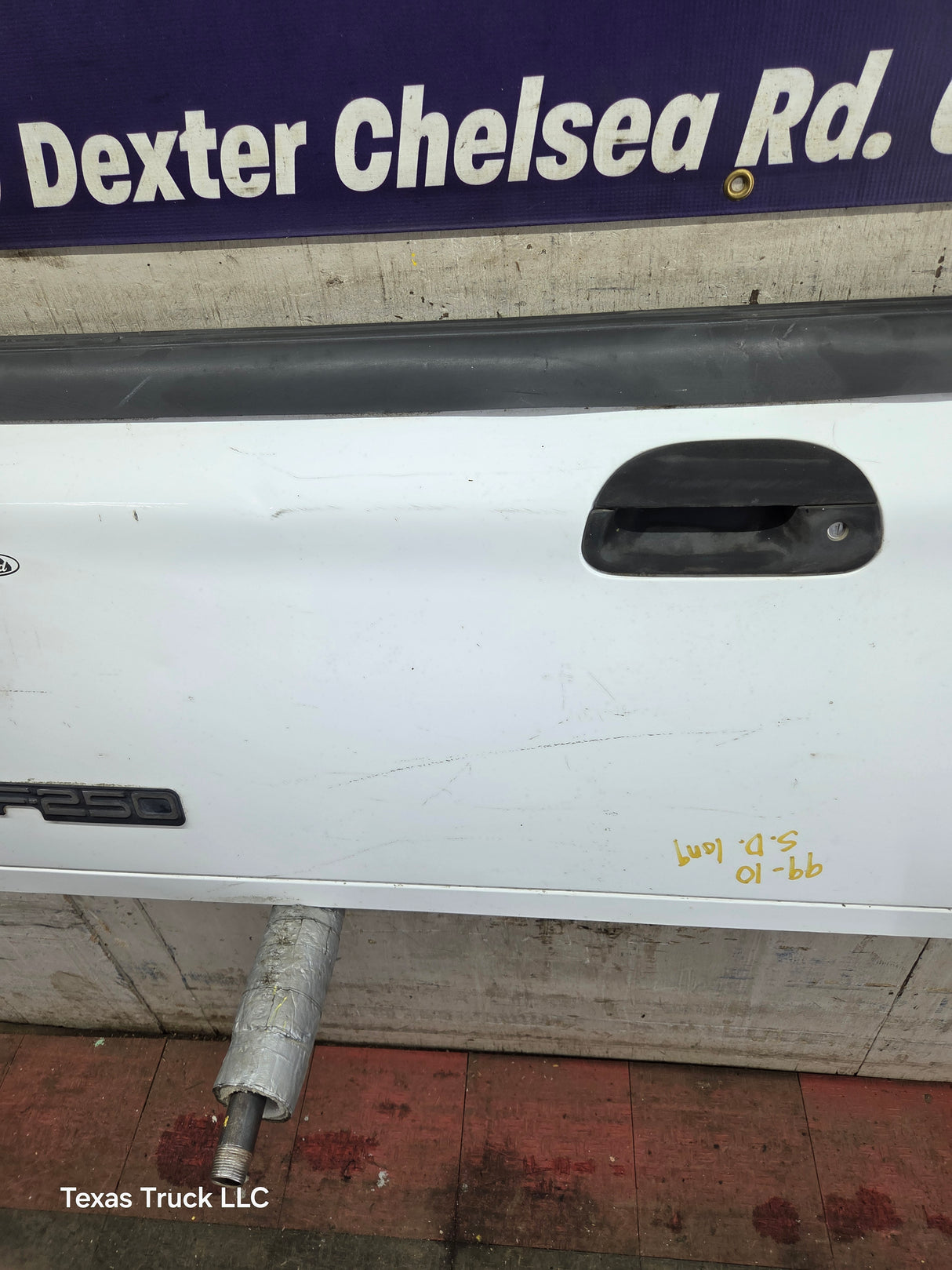1997-2003 F150 / 1999-2007 Ford F250 F350 F450 F550 Super Duty Tailgate