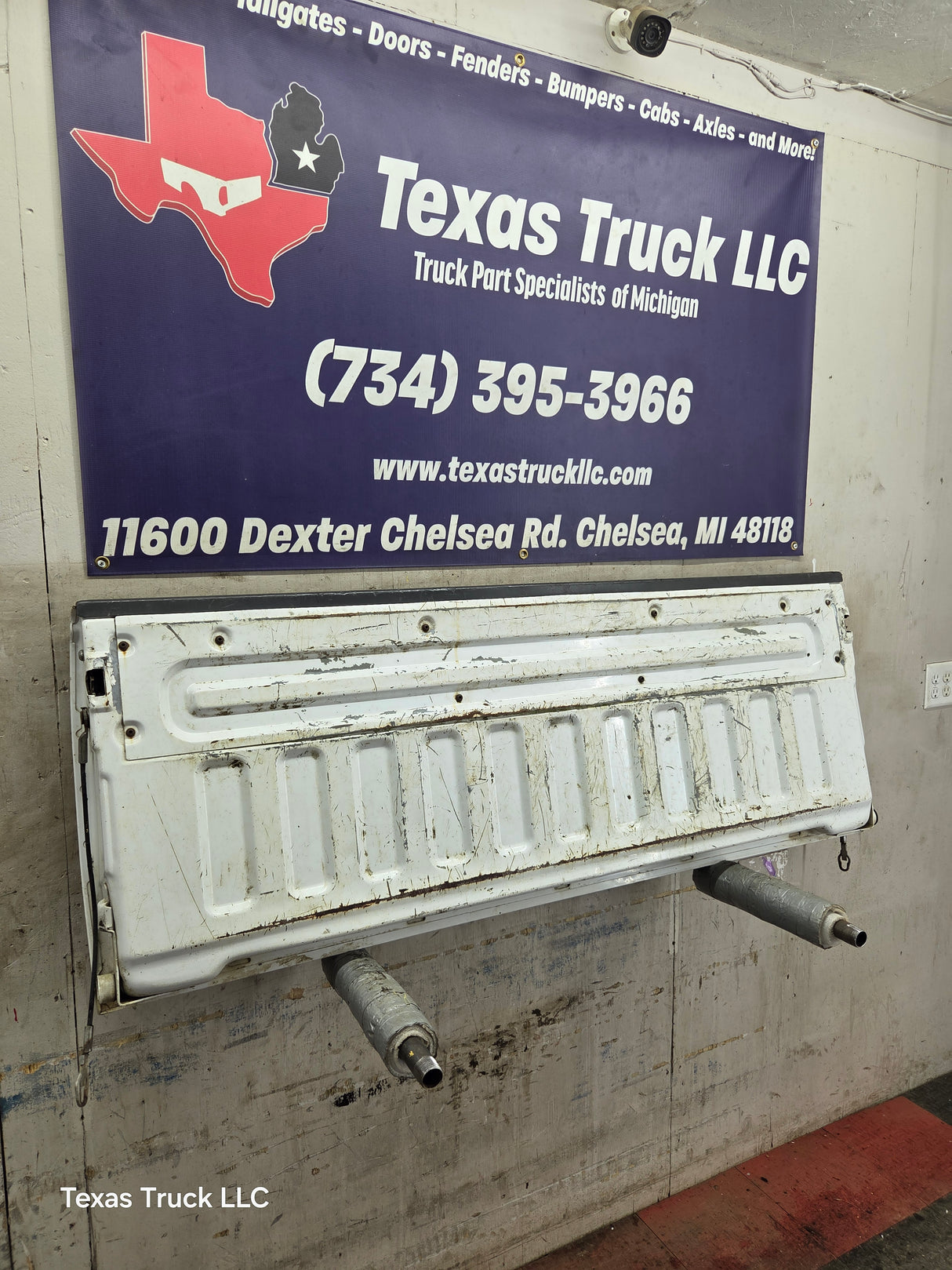 1997-2003 F150 / 1999-2007 Ford F250 F350 F450 F550 Super Duty Tailgate