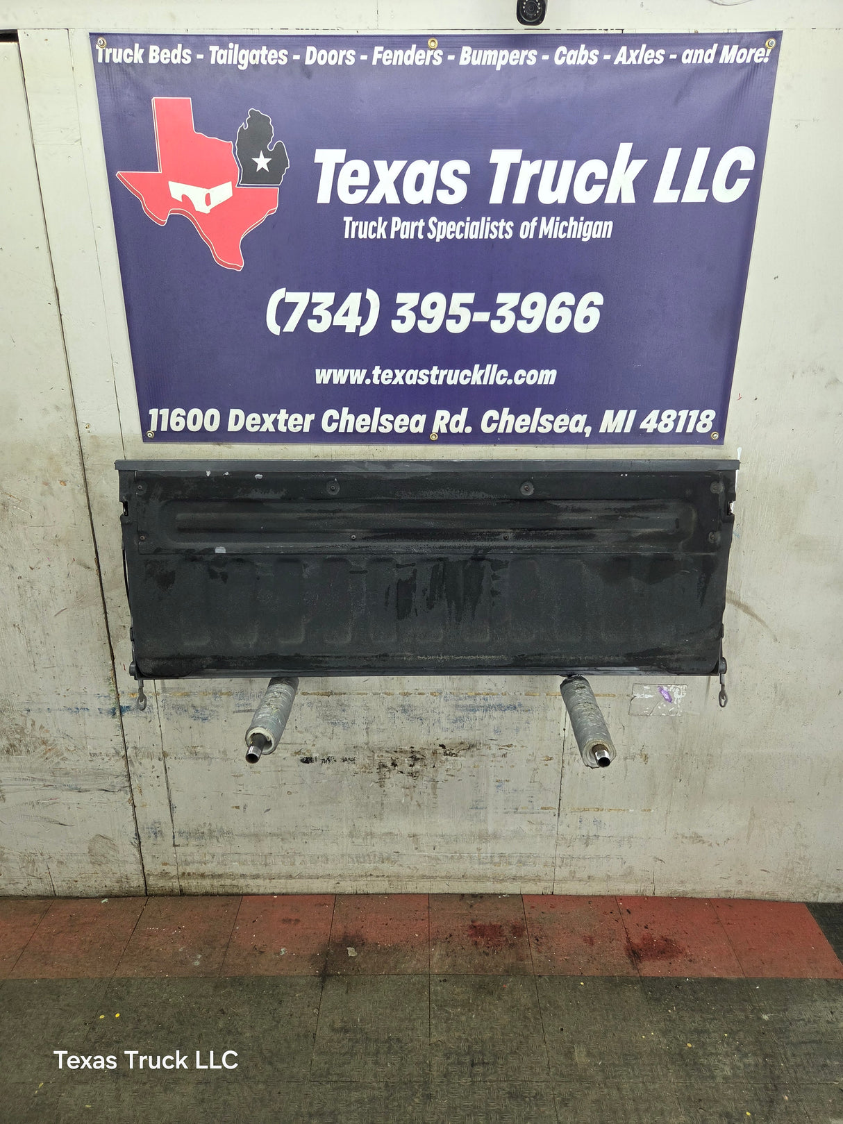 1997-2003 F150 / 1999-2007 Ford F250 F350 F450 F550 Super Duty Tailgate