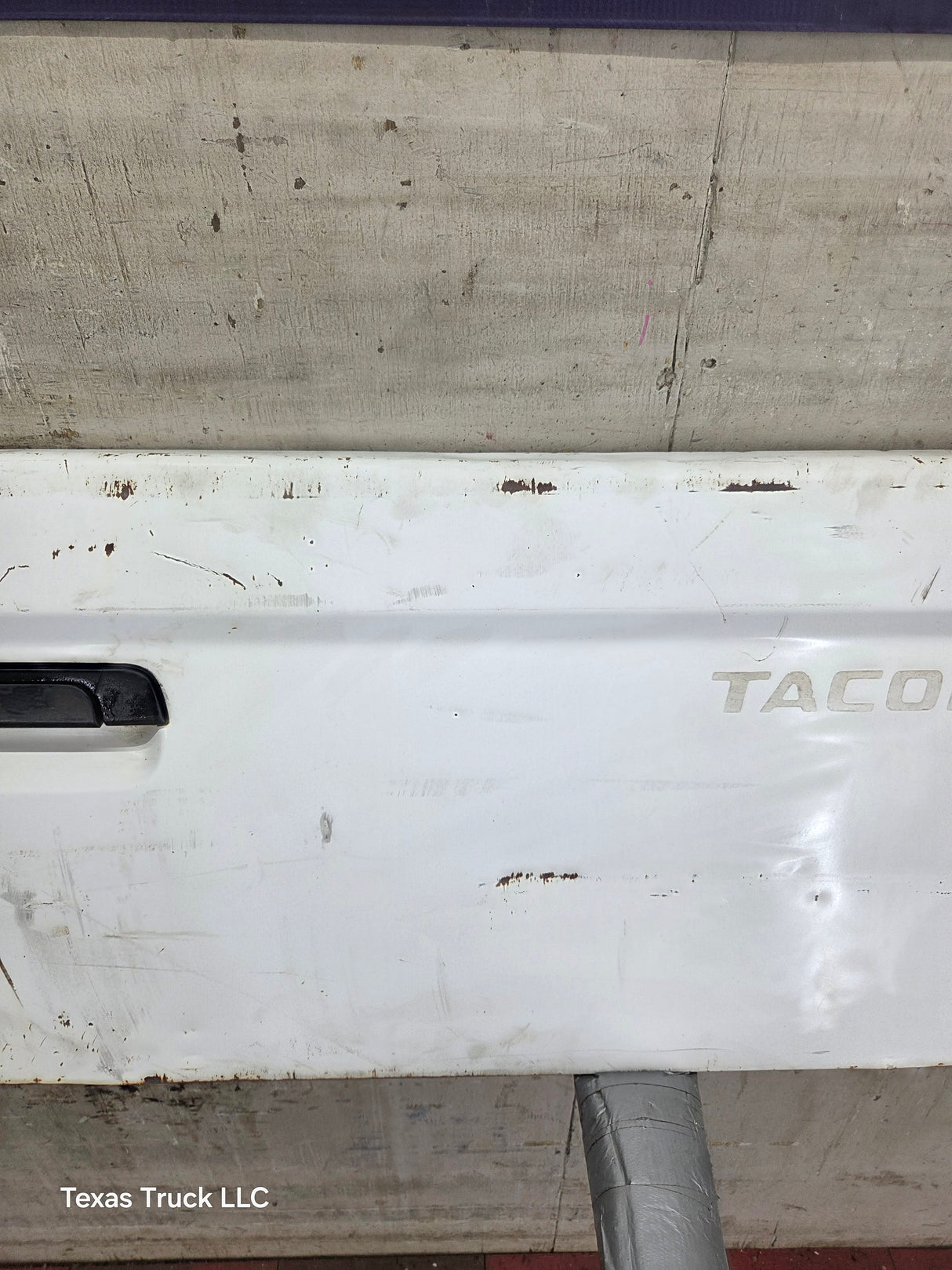 1995-2004 Toyota Tacoma Tailgate - White