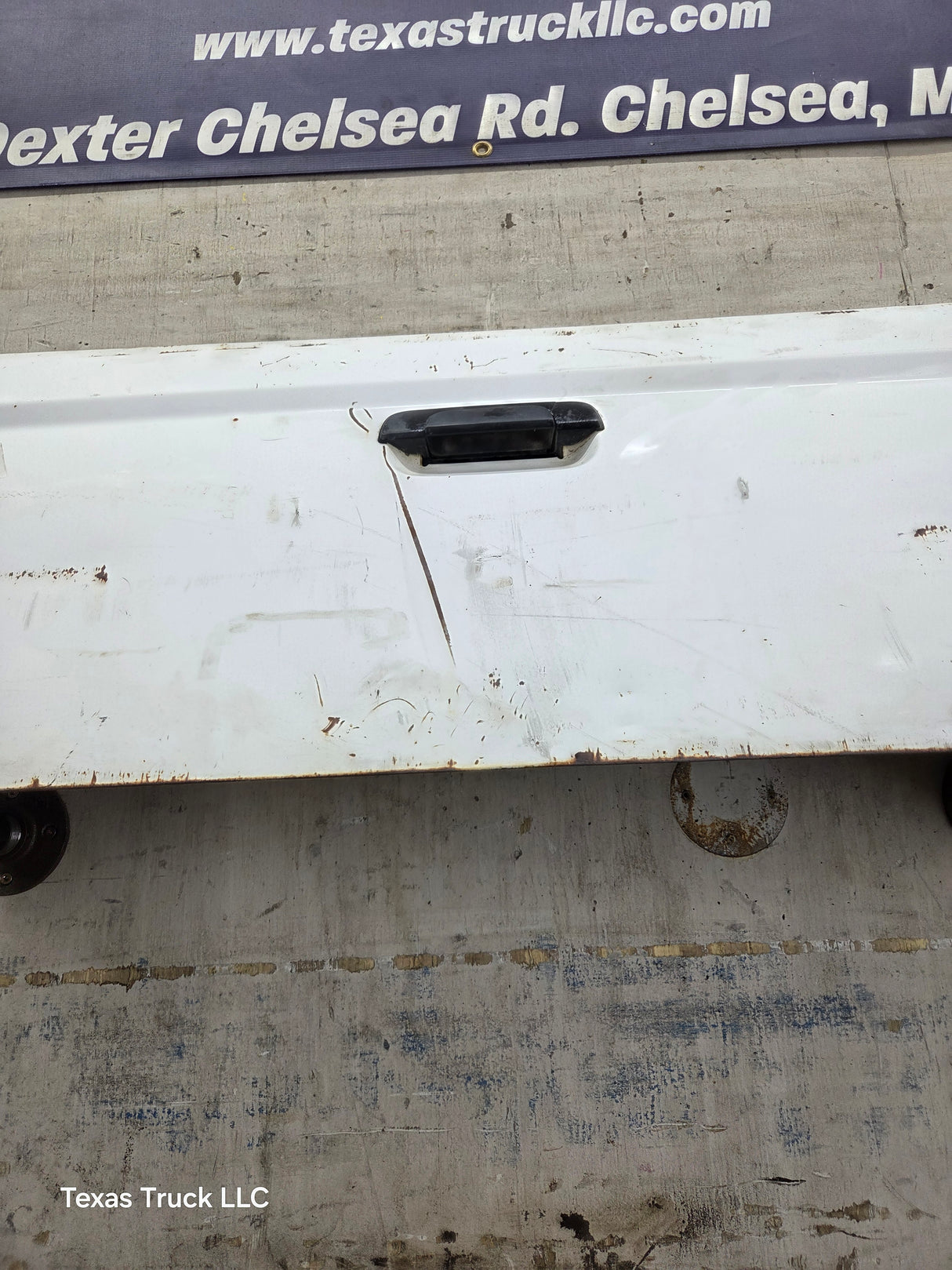 1995-2004 Toyota Tacoma Tailgate - White