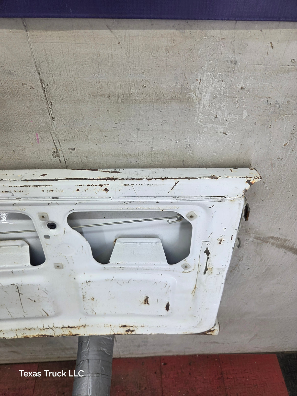 1995-2004 Toyota Tacoma Tailgate - White