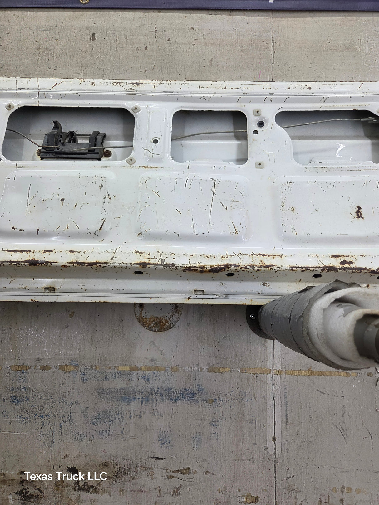 1995-2004 Toyota Tacoma Tailgate - White