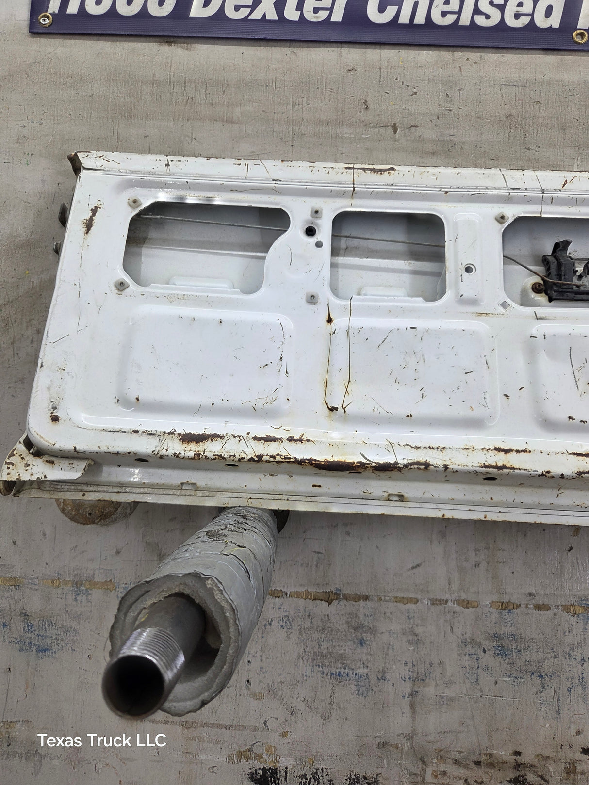 1995-2004 Toyota Tacoma Tailgate - White