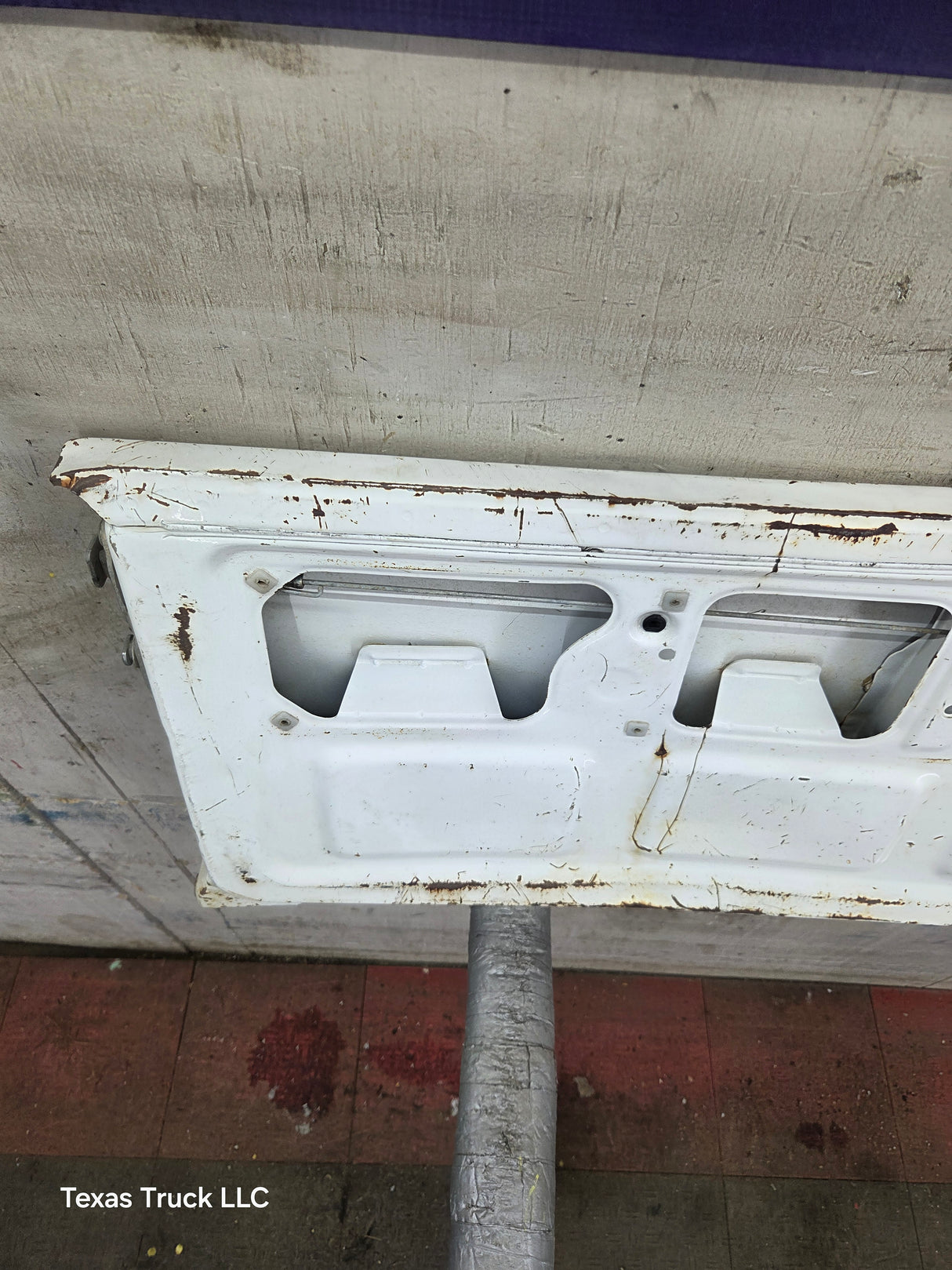 1995-2004 Toyota Tacoma Tailgate - White
