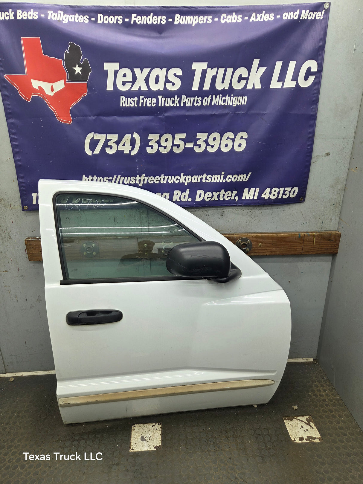 2005-2011 Dodge Dakota Passenger Side RH Front Door