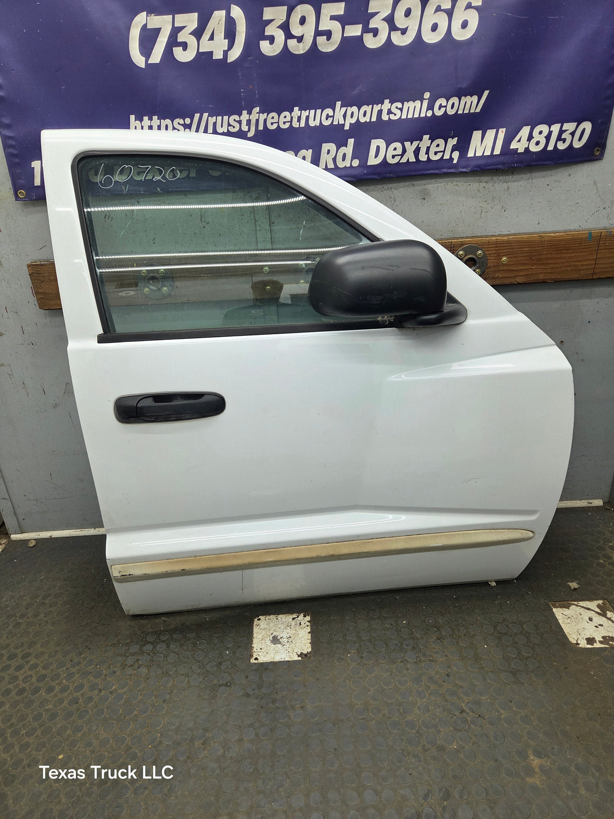 2005-2011 Dodge Dakota Passenger Side RH Front Door
