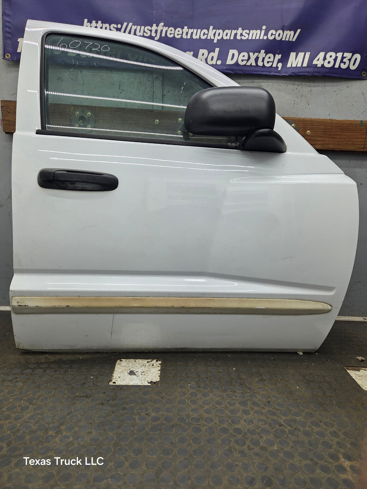 2005-2011 Dodge Dakota Passenger Side RH Front Door