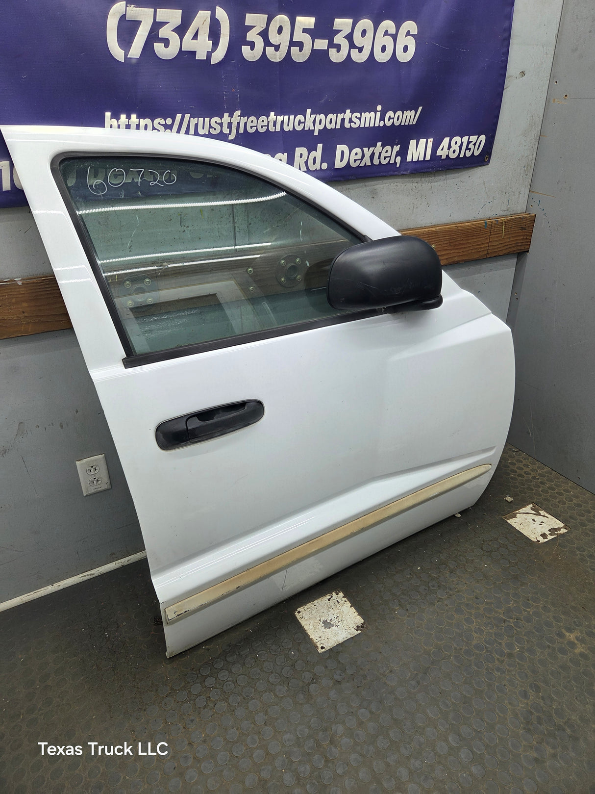 2005-2011 Dodge Dakota Passenger Side RH Front Door