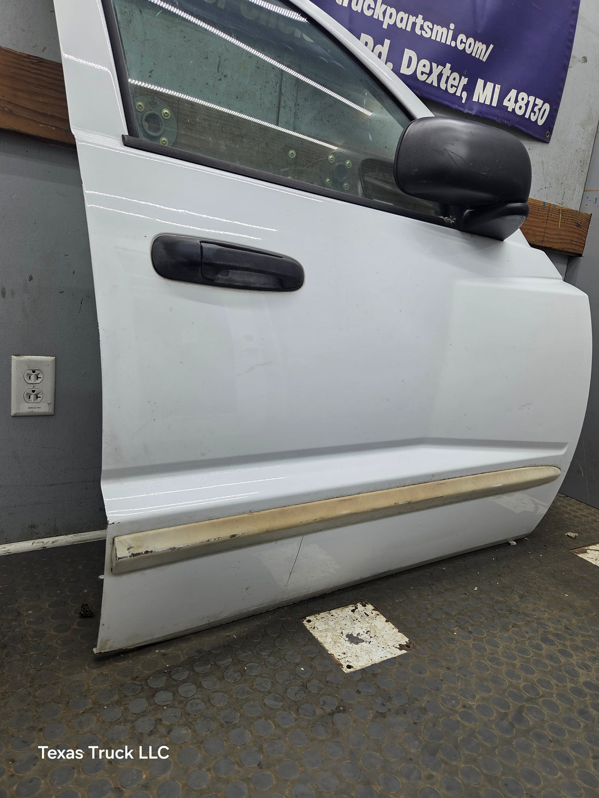 2005-2011 Dodge Dakota Passenger Side RH Front Door