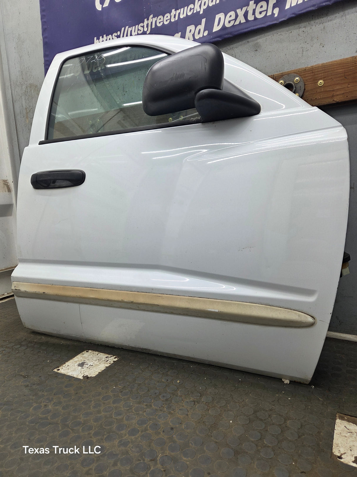 2005-2011 Dodge Dakota Passenger Side RH Front Door