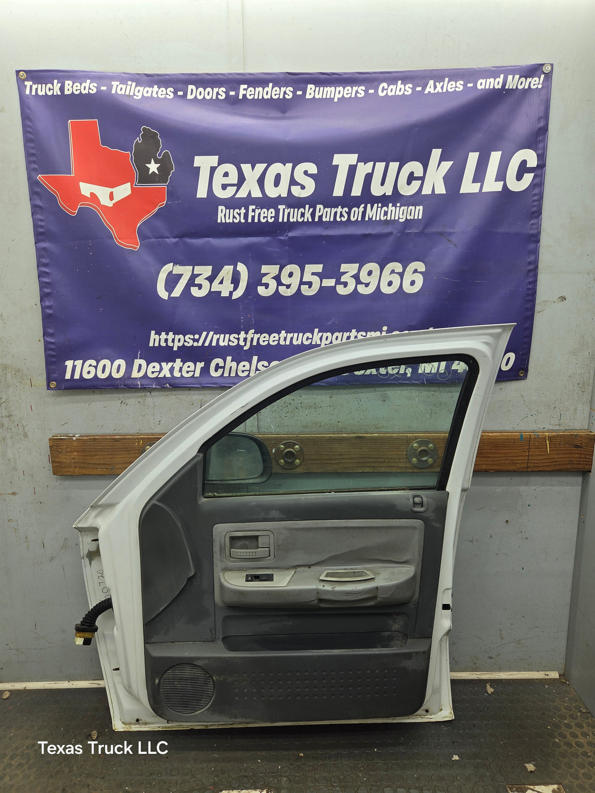 2005-2011 Dodge Dakota Passenger Side RH Front Door