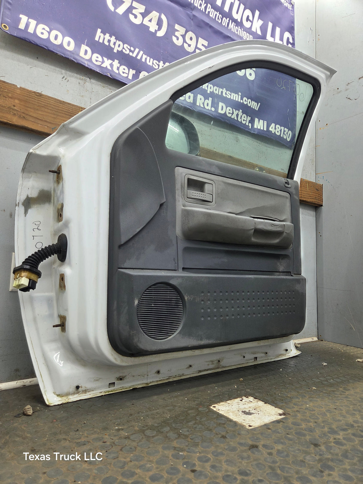 2005-2011 Dodge Dakota Passenger Side RH Front Door