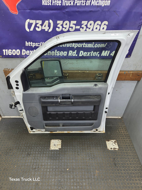2012-2016 Ford Super Duty RH Passenger Side Front Door F250 F350 F450 F550
