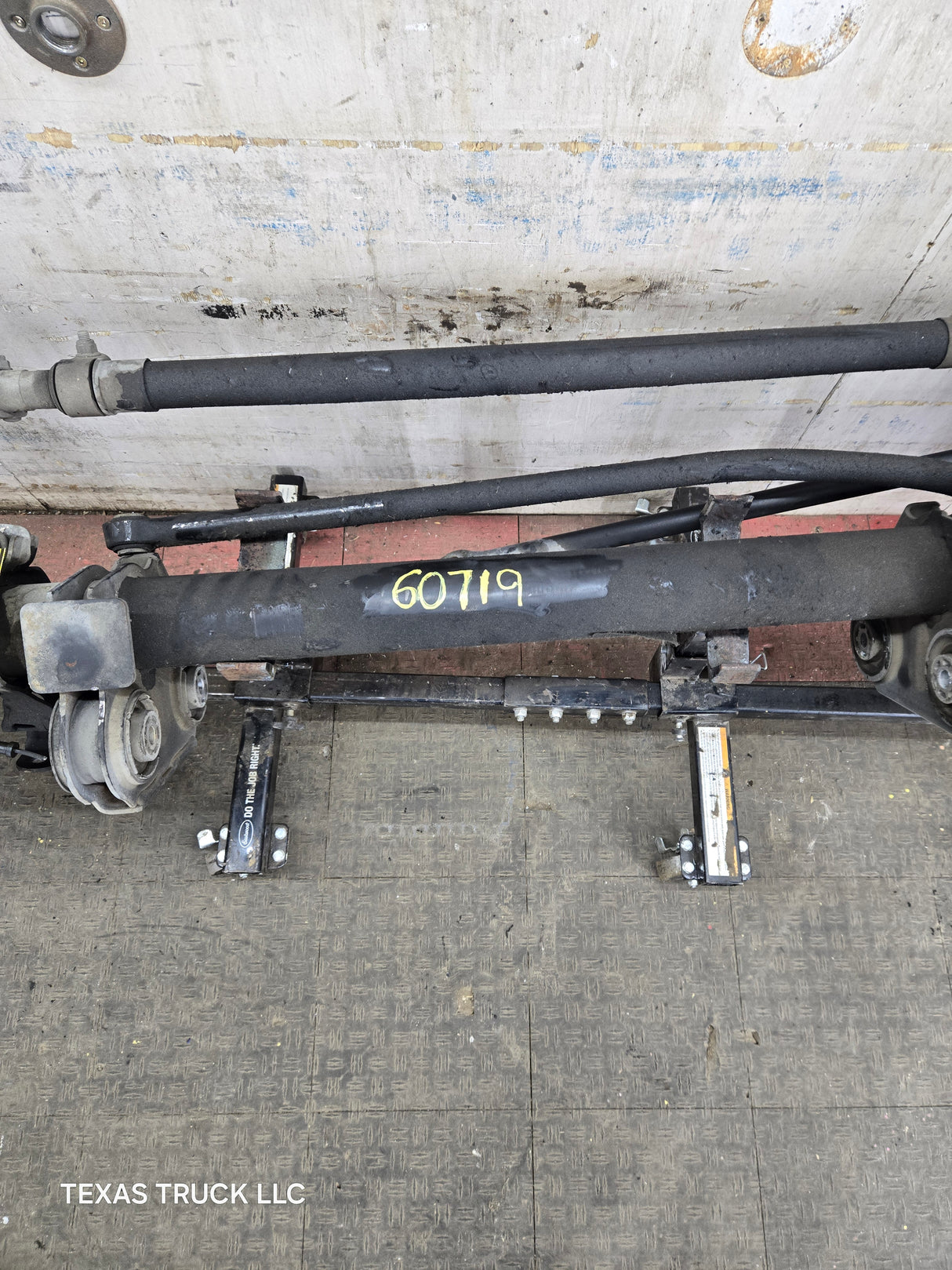 2005-2016 Ford Super Duty F450 F550 FRONT Axle 2wd