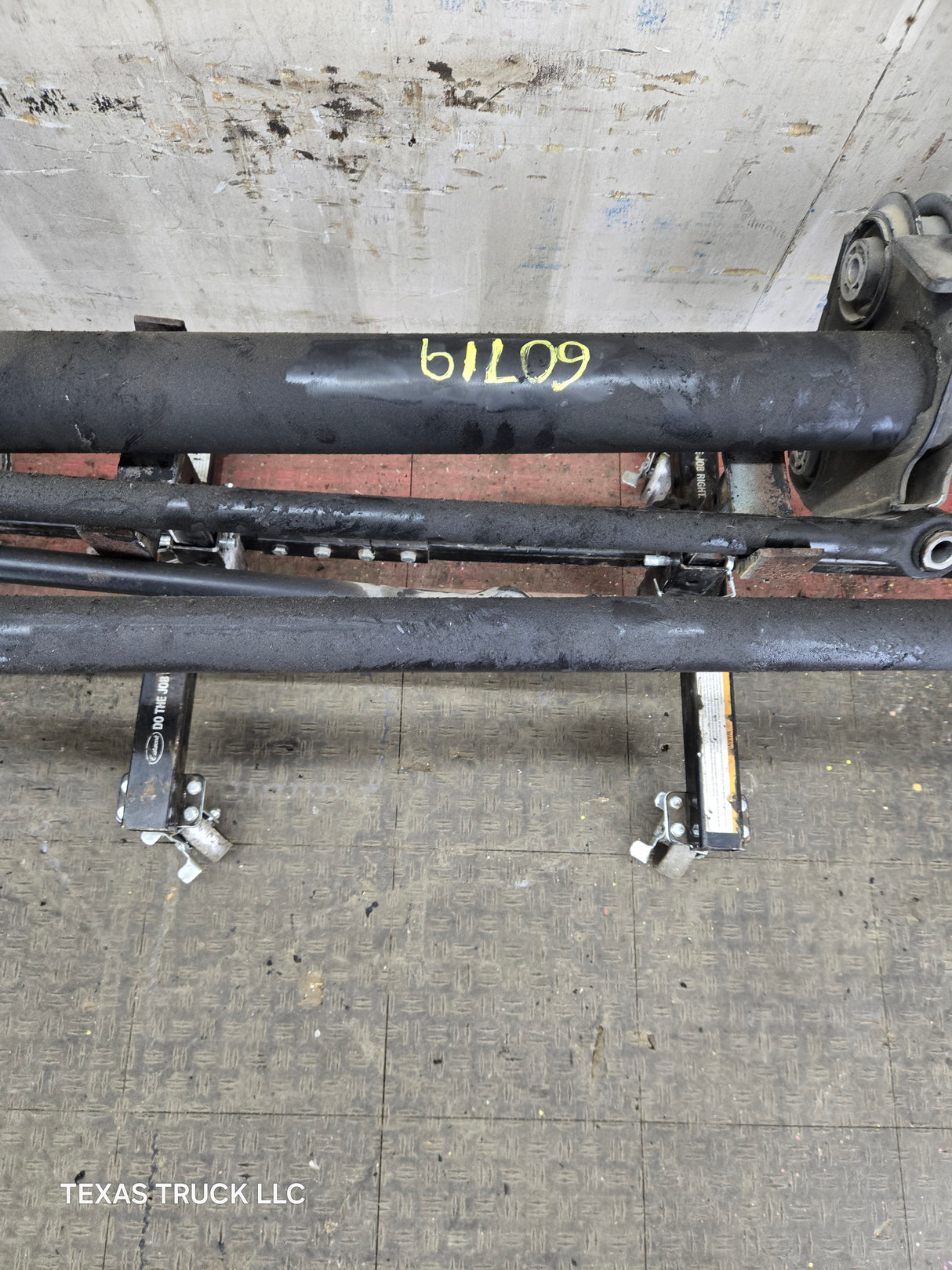 2005-2016 Ford Super Duty F450 F550 FRONT Axle 2wd