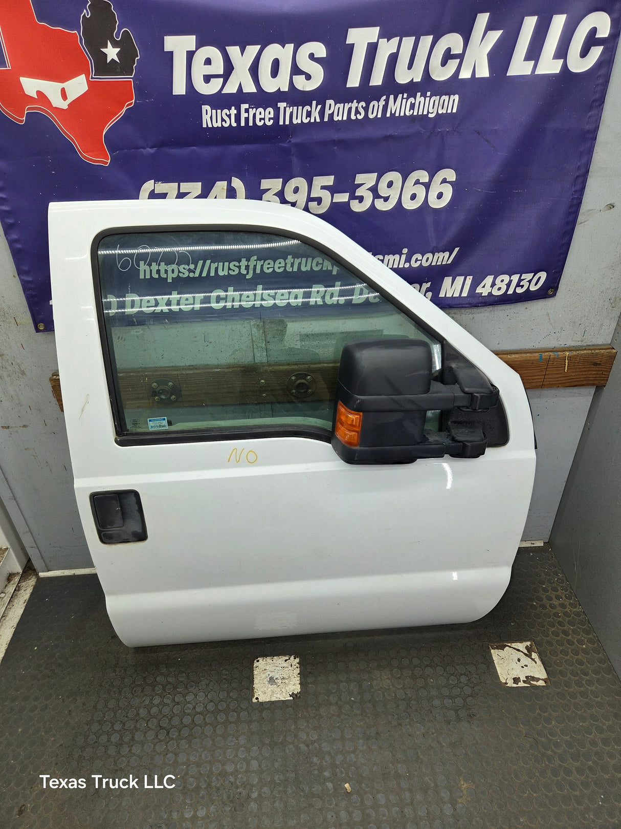 2012-2016 Ford Super Duty RH Passenger Side Front Door F250 F350 F450 F550
