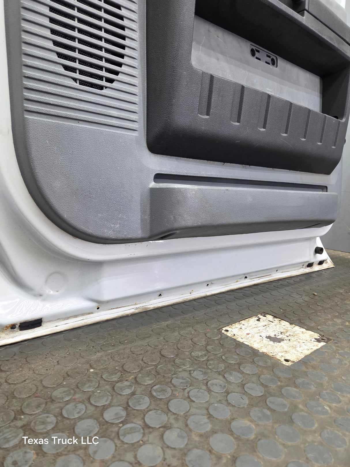 2012-2016 Ford Super Duty RH Passenger Side Front Door F250 F350 F450 F550