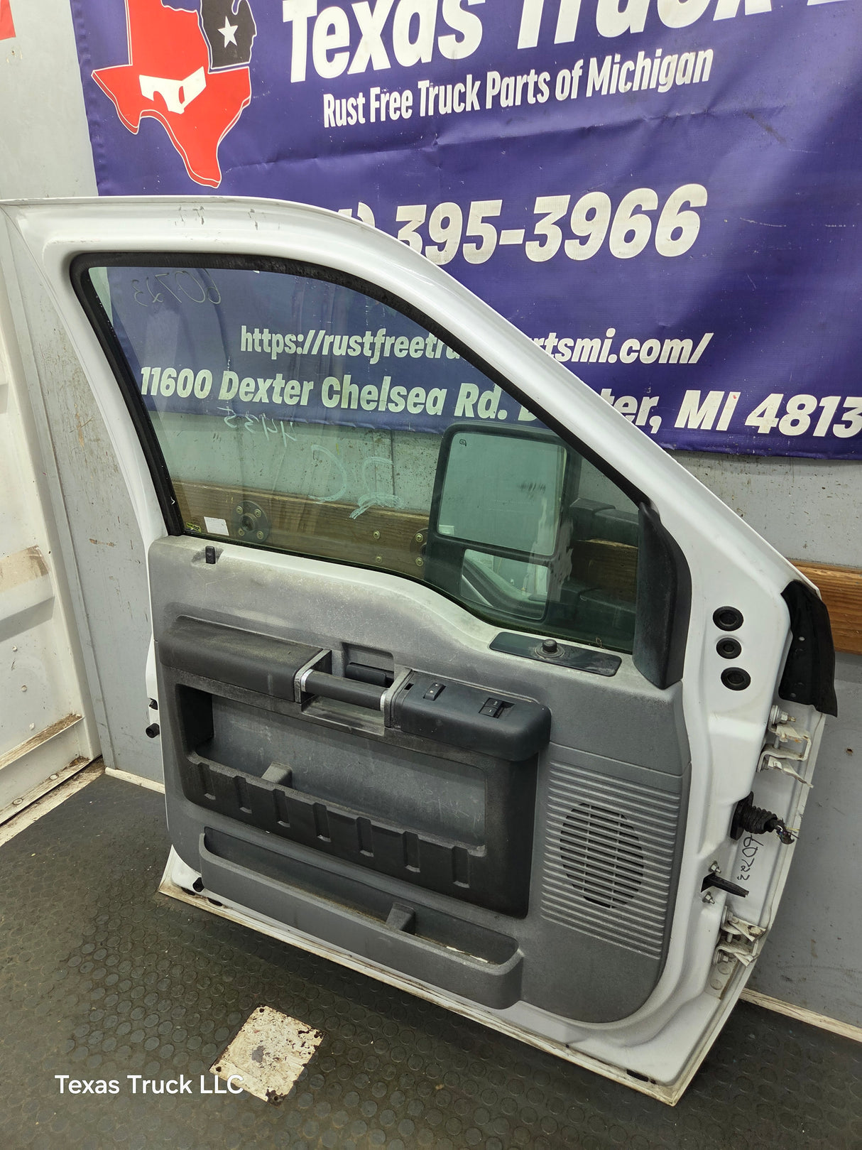 2012-2016 Ford Super Duty LH Driver Side Front Door F250 F350 F450 F550