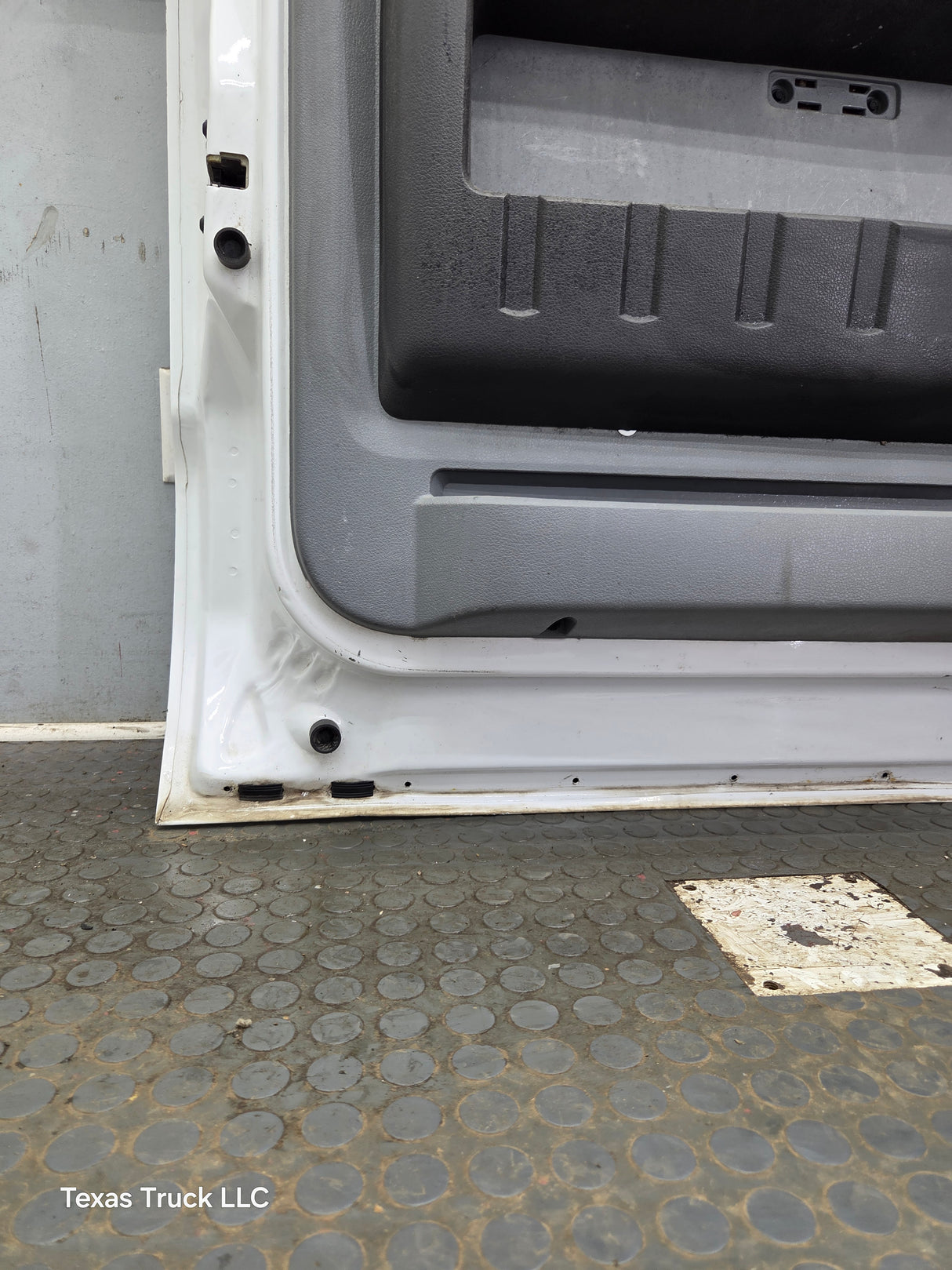 2012-2016 Ford Super Duty LH Driver Side Front Door F250 F350 F450 F550