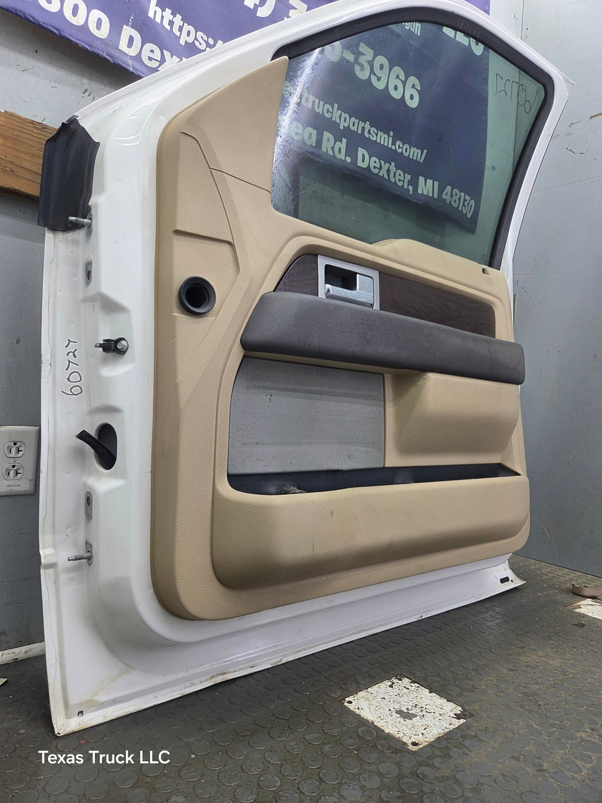 2004-2008 Ford F150  Extended/Regular Cab Passenger Side Front Door RH