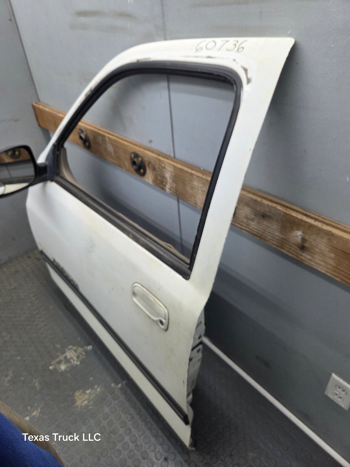 2000-2006 Toyota Tundra Front Left Hand Driver Side 1st Gen Door