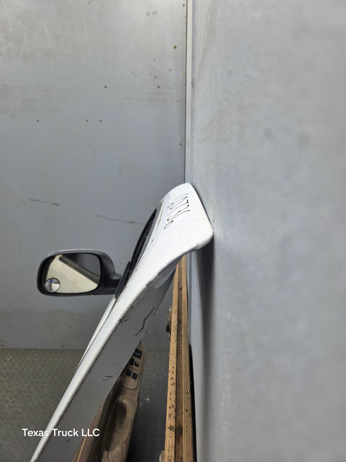 2000-2006 Toyota Tundra Front Left Hand Driver Side 1st Gen Door