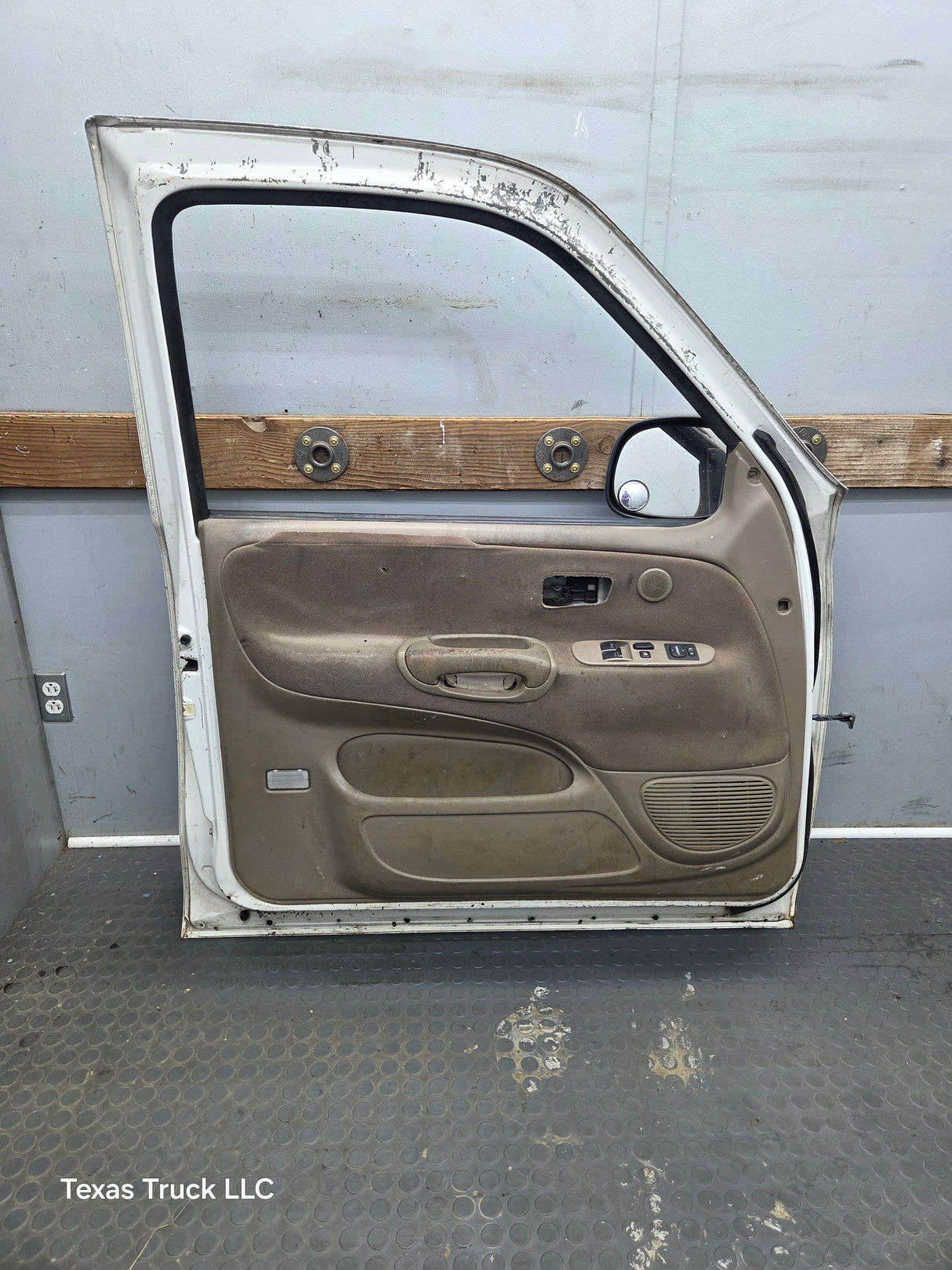 2000-2006 Toyota Tundra Front Left Hand Driver Side 1st Gen Door