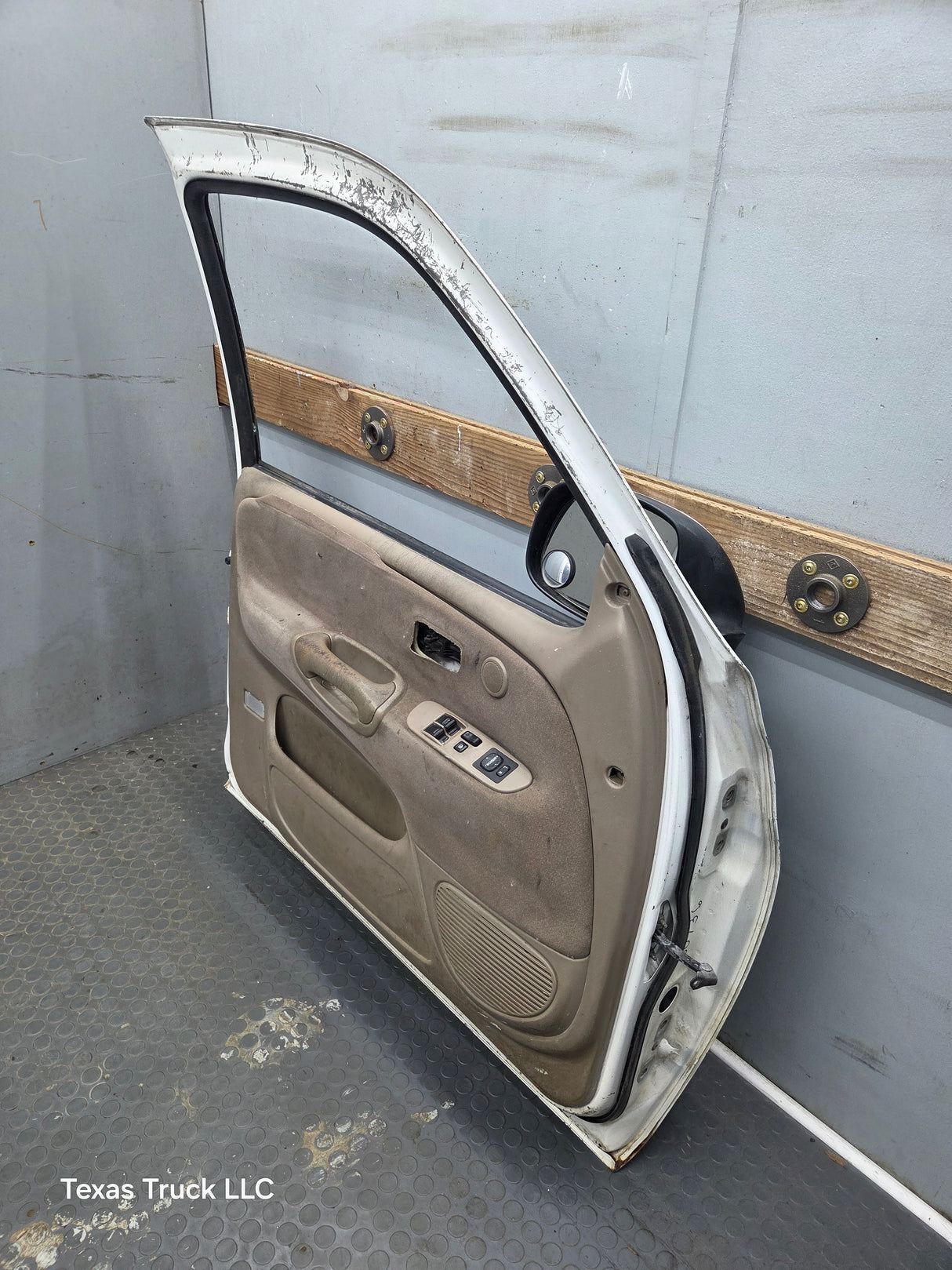 2000-2006 Toyota Tundra Front Left Hand Driver Side 1st Gen Door