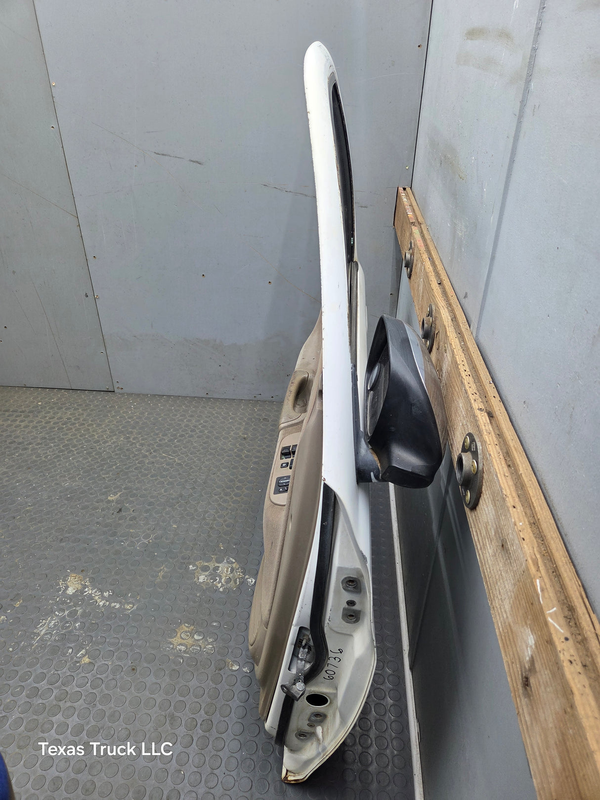 2000-2006 Toyota Tundra Front Left Hand Driver Side 1st Gen Door
