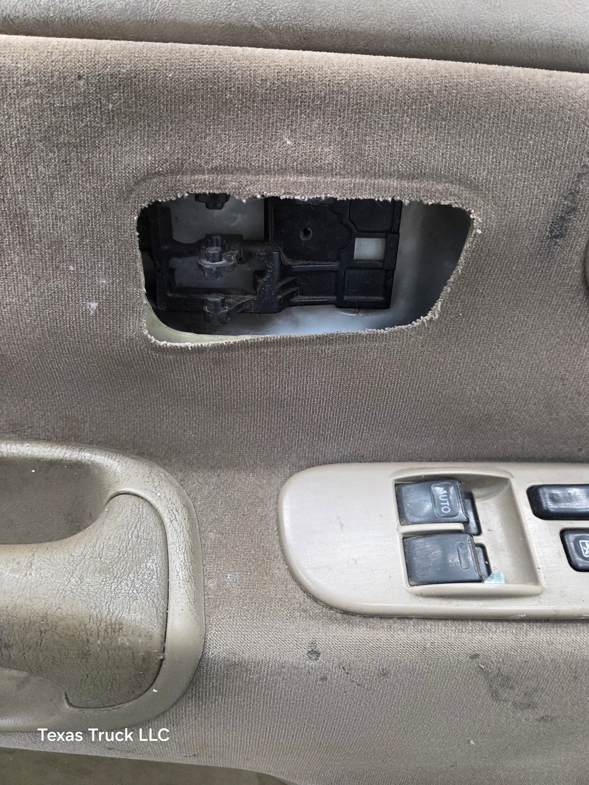 2000-2006 Toyota Tundra Front Left Hand Driver Side 1st Gen Door