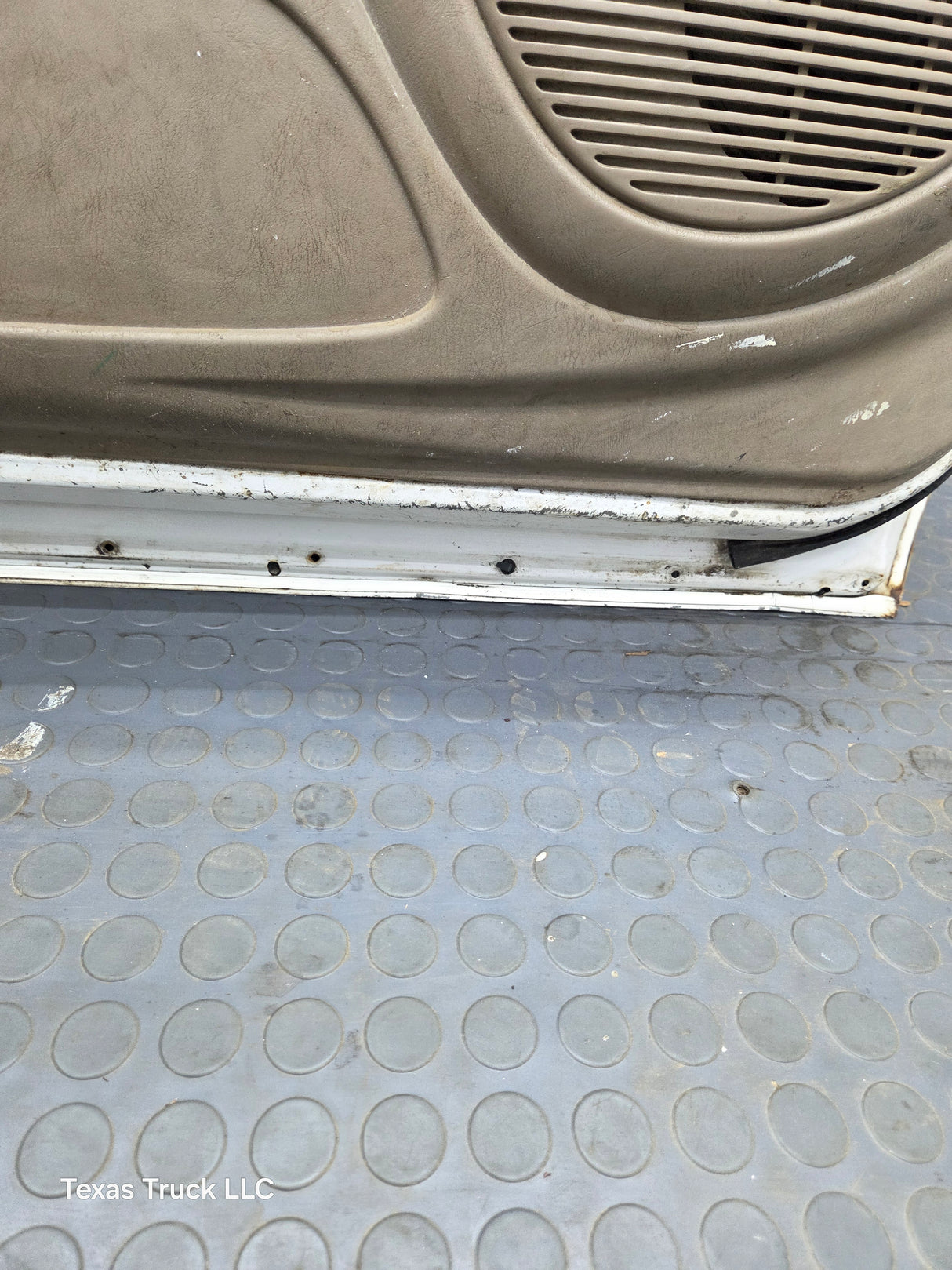 2000-2006 Toyota Tundra Front Left Hand Driver Side 1st Gen Door