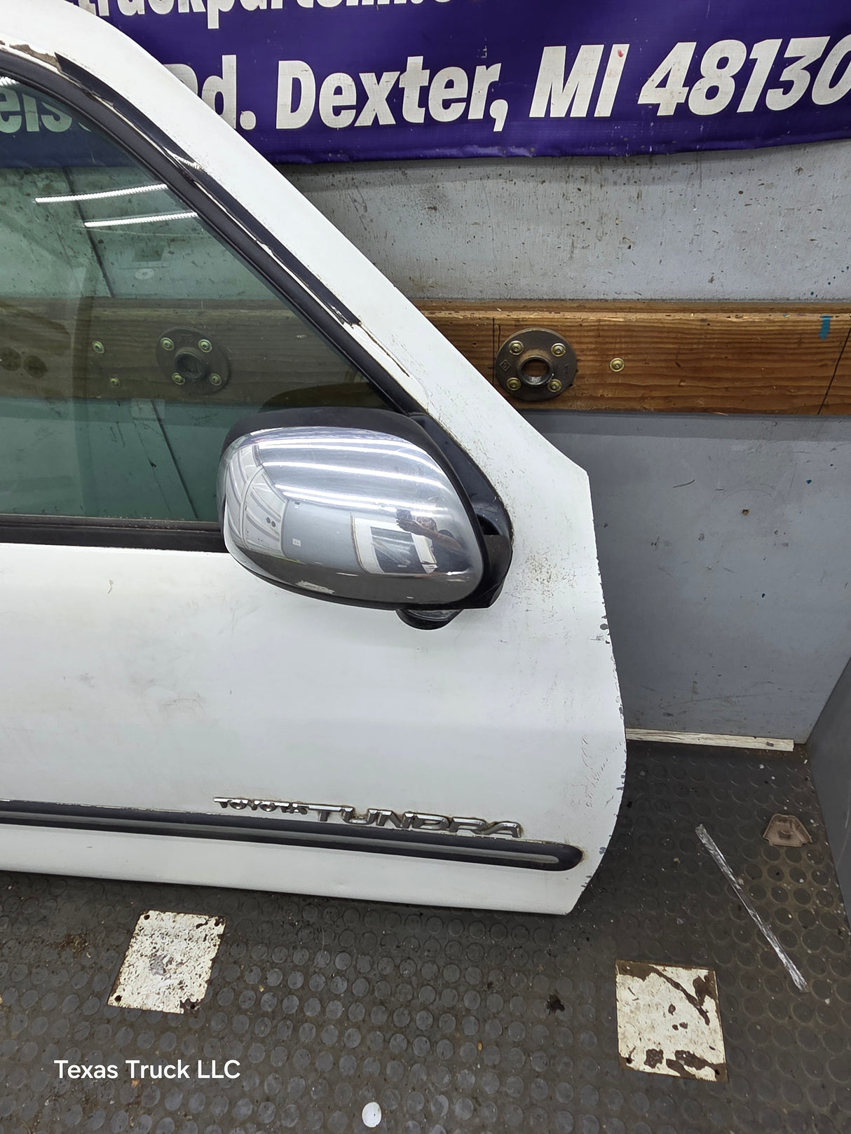2000-2006 Toyota Tundra Front Right Hand Passenger Side 1st Gen Door