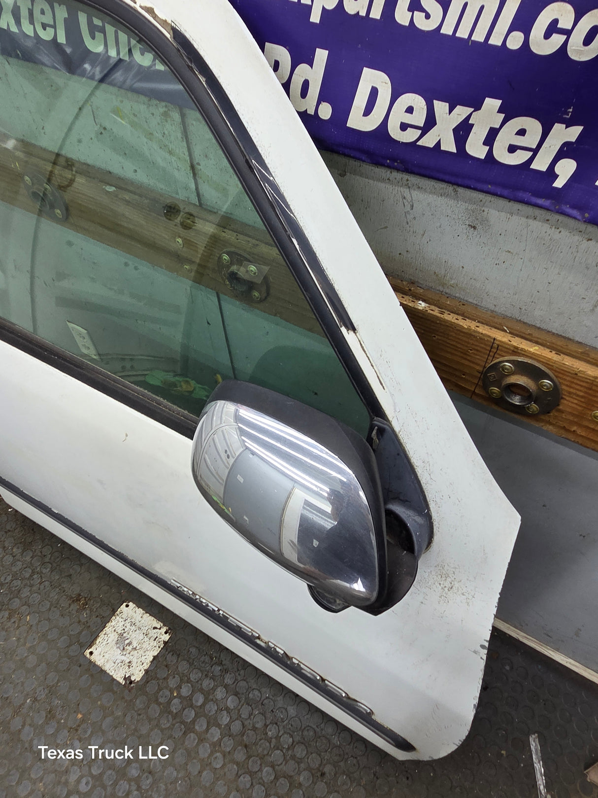 2000-2006 Toyota Tundra Front Right Hand Passenger Side 1st Gen Door