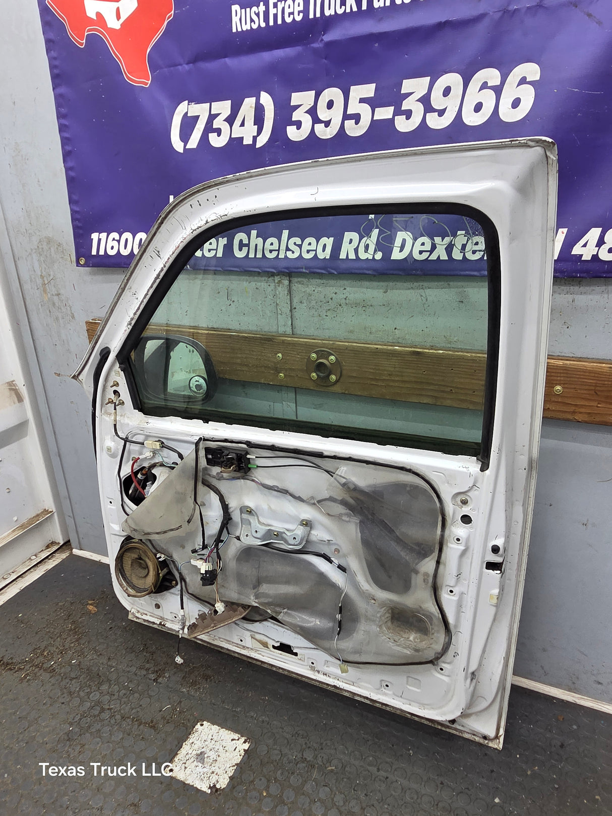 2000-2006 Toyota Tundra Front Right Hand Passenger Side 1st Gen Door