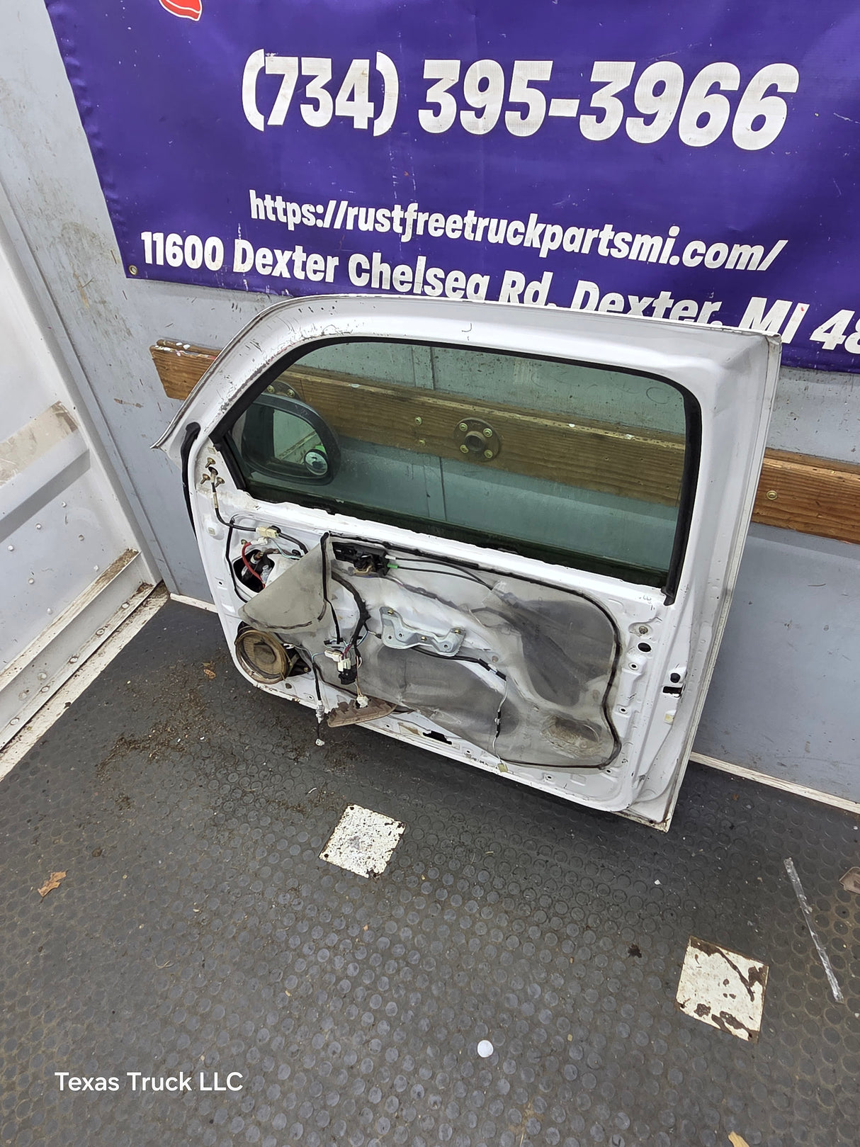 2000-2006 Toyota Tundra Front Right Hand Passenger Side 1st Gen Door