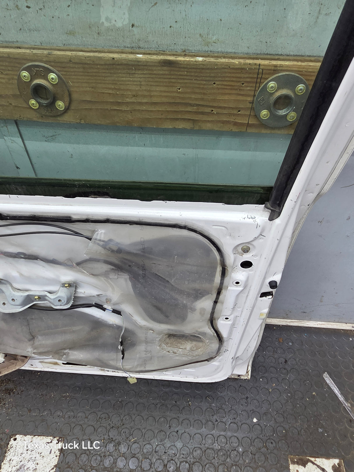 2000-2006 Toyota Tundra Front Right Hand Passenger Side 1st Gen Door