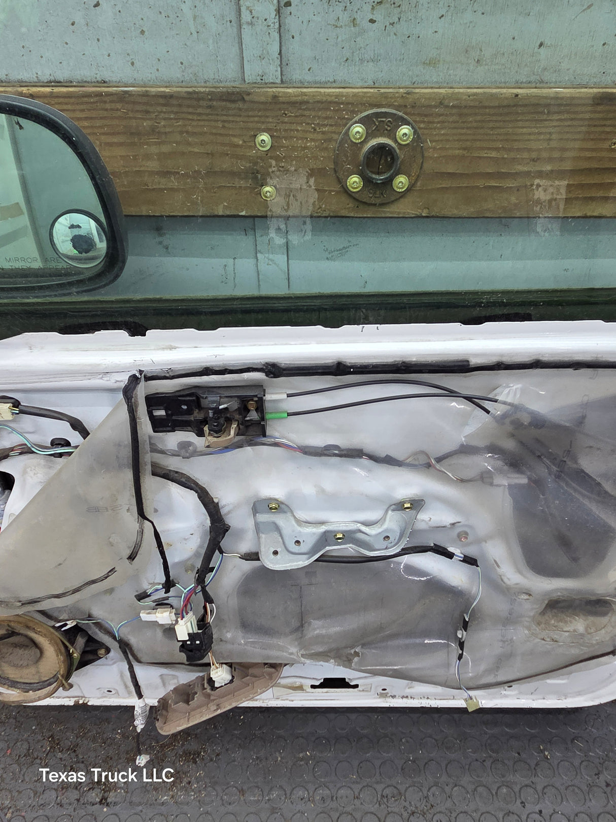 2000-2006 Toyota Tundra Front Right Hand Passenger Side 1st Gen Door