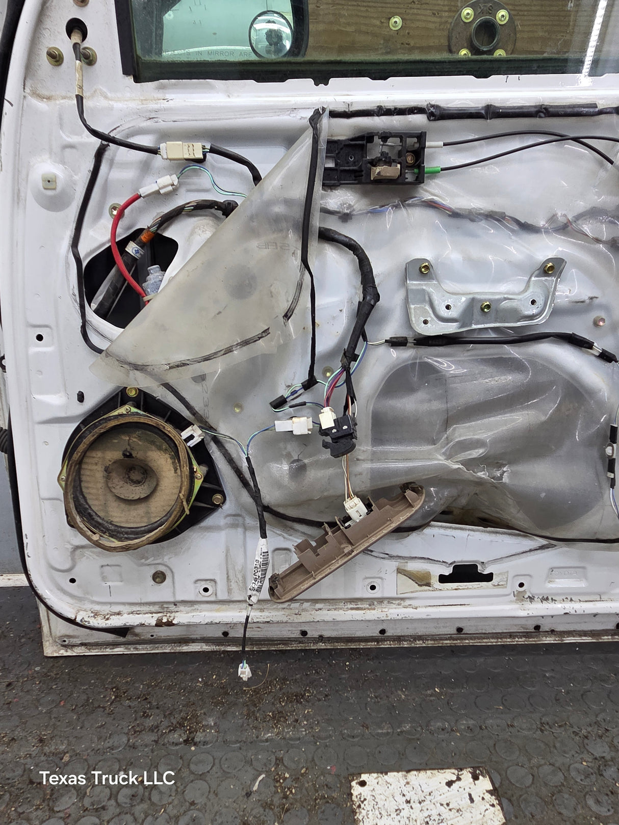 2000-2006 Toyota Tundra Front Right Hand Passenger Side 1st Gen Door