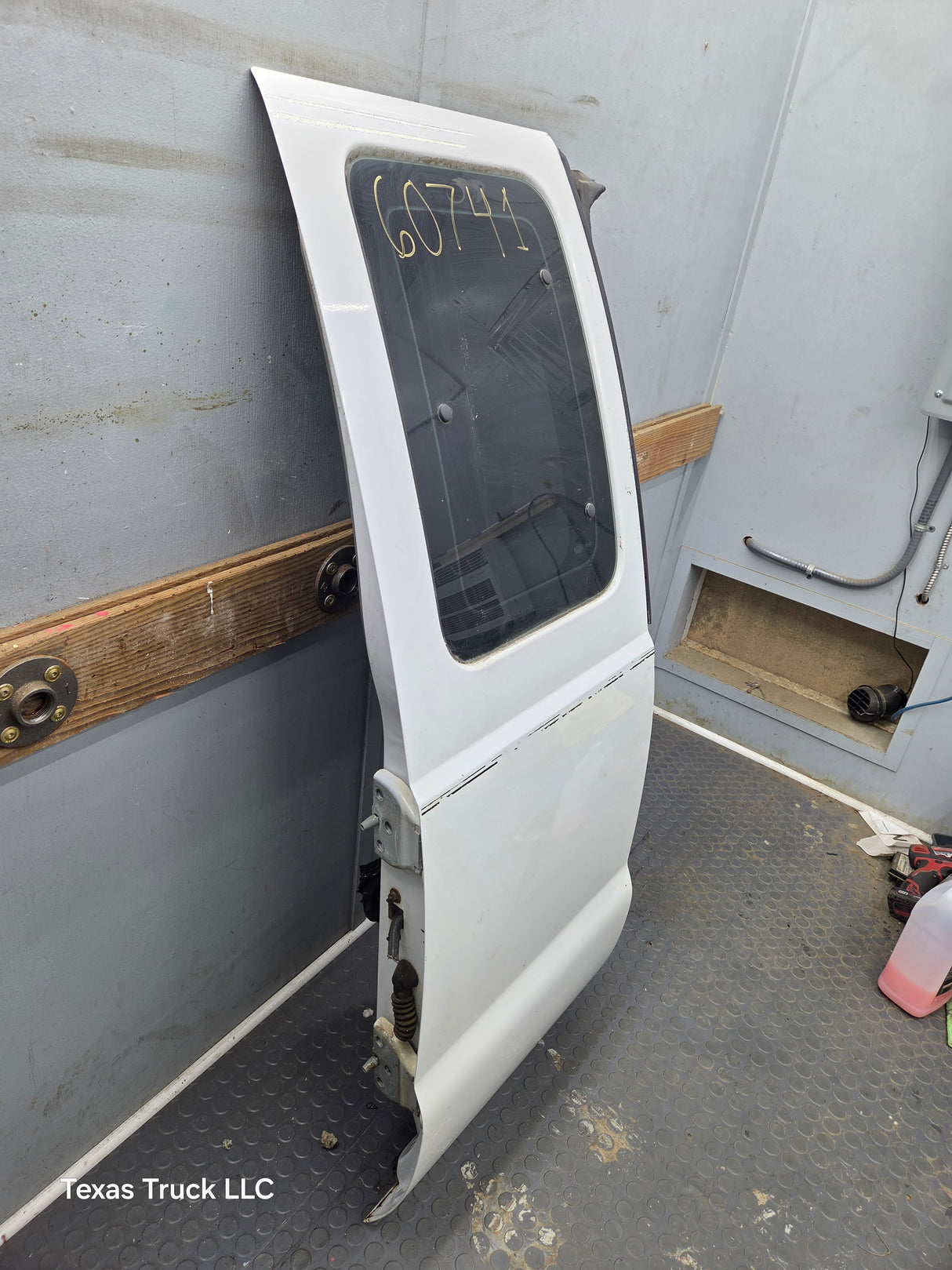 1999-2007 Ford Super Duty F250 F350 F450 F550 RH Extended Cab Passenger Rear Door
